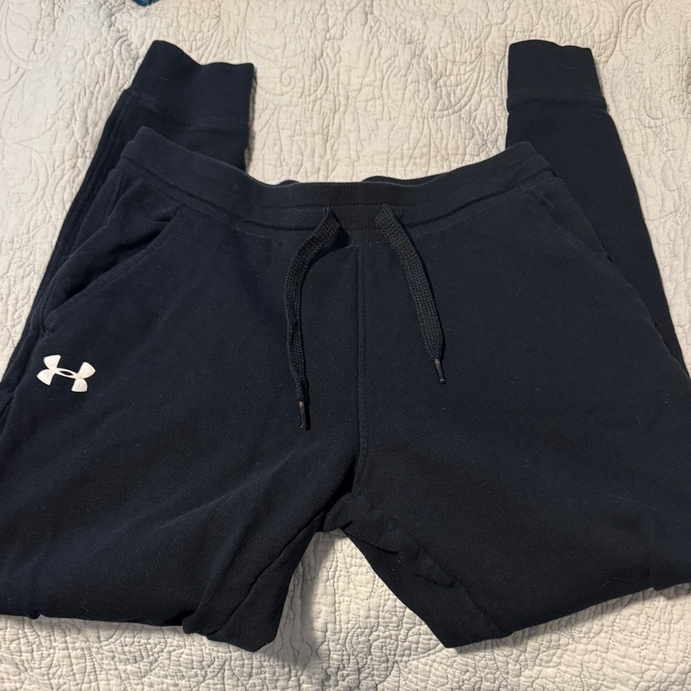 Women’s Under Armour black Joggers with Logo